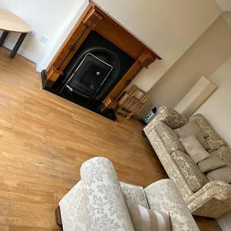 Casa vacanze Contractor House Near Town Centre