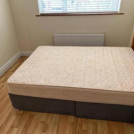 Casa vacanze Contractor House Near Town Centre